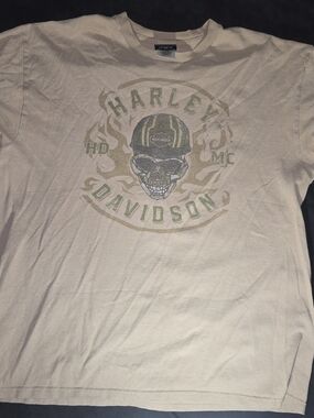 Harley-Davidson Beige Skull Helmet Graphic Tee